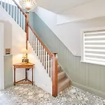 بيت للعطل Birds Eye View ويتبي